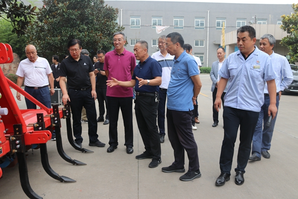 9084b8ec33474094aea85e796648c12d.jpg 参观2_副本.jpg