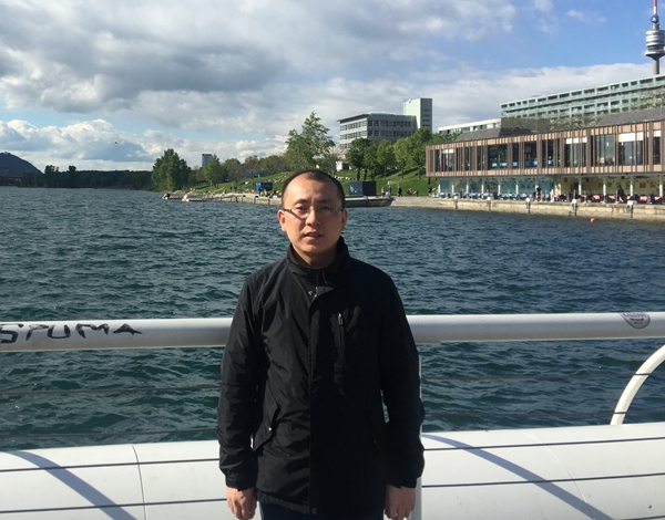 524fab16b8a347fda9e9be037633e571.jpg 高晓东照片_副本.jpg